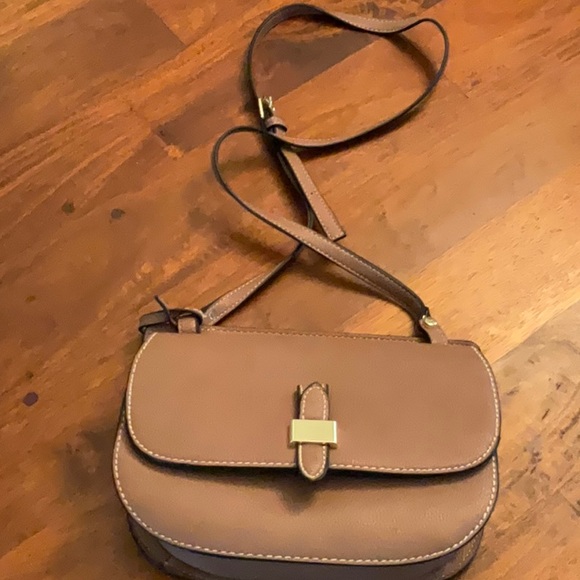 London Fog Crossbody bag - Picture 1 of 6